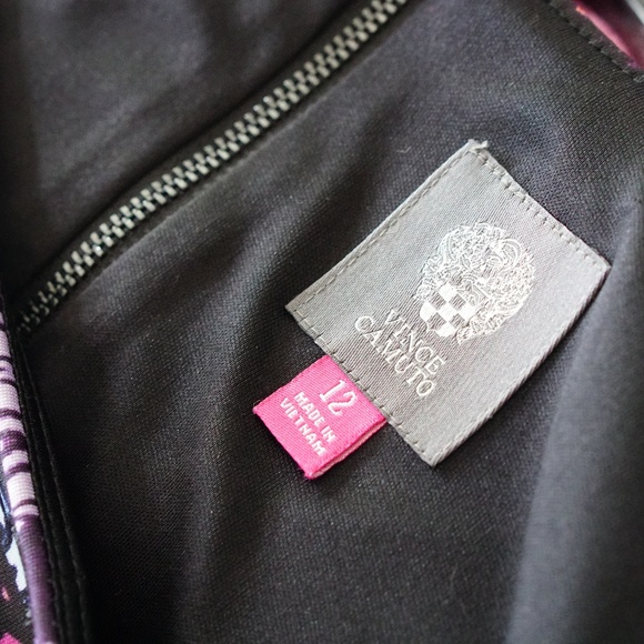 Vince Camuto Graphic Print Scuba Shift Dress - Picture 4 of 4